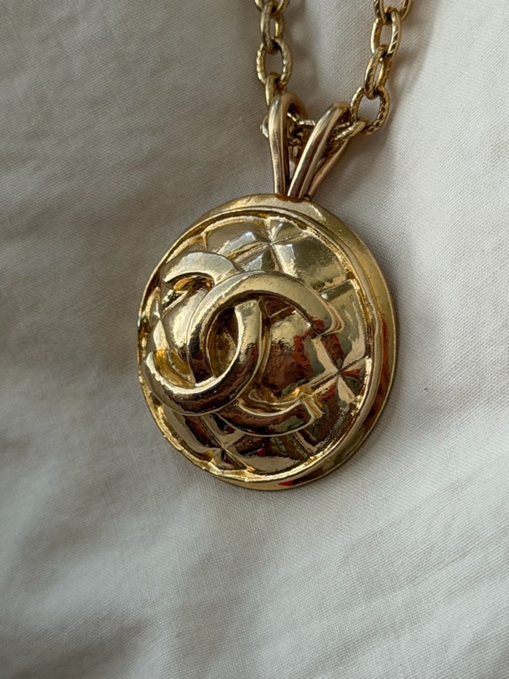 Vintage Gold-Tone Chanel Interlocking CC Pendant Necklace - Picture 6 of 17
